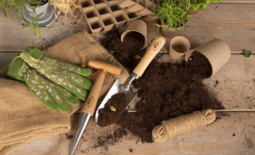 03_Garden_tools_740x450.jpg