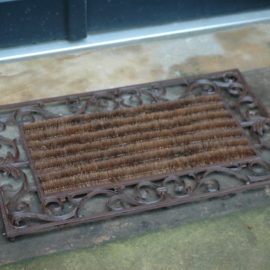 Doormat cast iron with coco brush