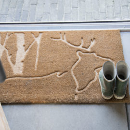 Doormat coir relief deer