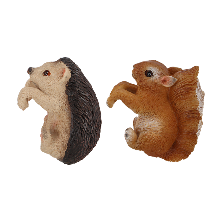 Décoration pot de fleurs écureuil et hérisson