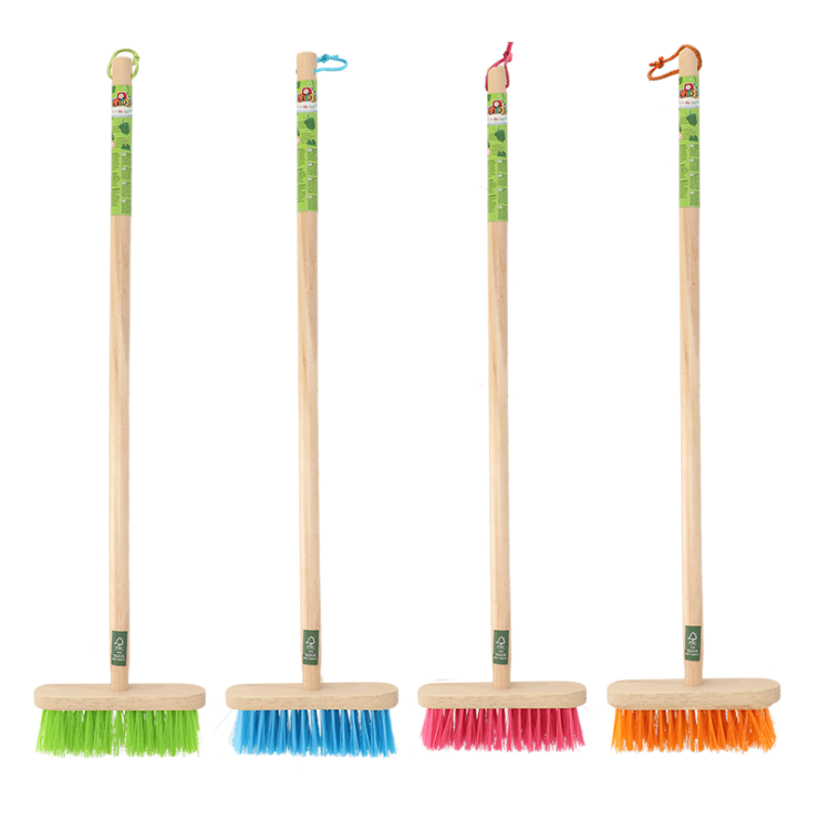 Kinderbesen sortiert