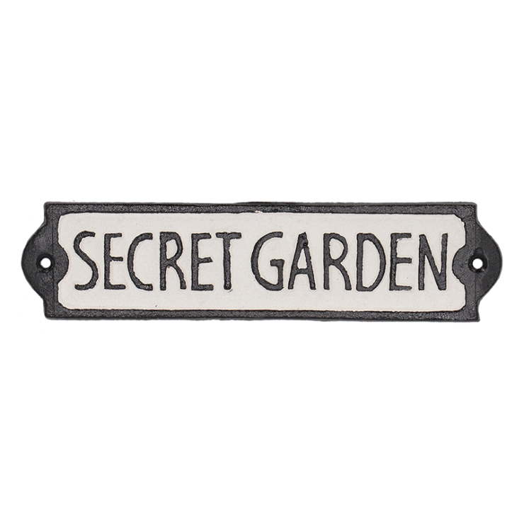Door sign "secret garden"